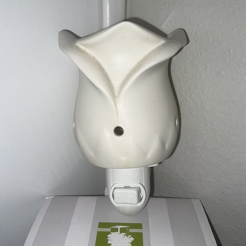 Scentsy Mini-Wax Warmer Plug-In Tea Rose Nightlight Scent Warmer